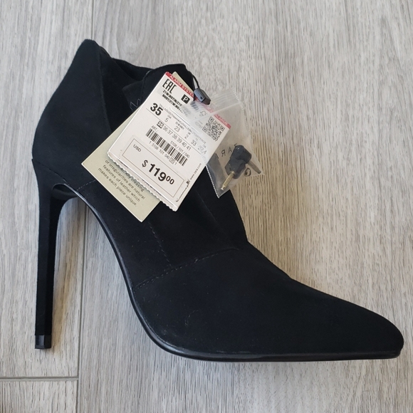 Zara Black Ankle Bootie with Elasticized Tops - Picture 4 of 5